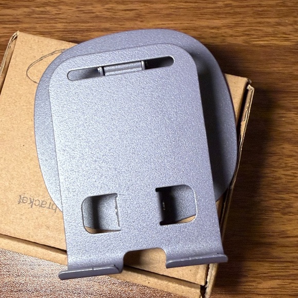 New Aluminum Mobile Phone Stand - Picture 8 of 9